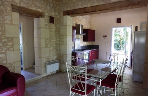 Monsaguel House | Petit Pech Bouquet: stone cottage on a hill overlooking the valley