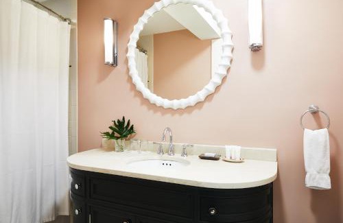 Lower Nob Hill Hotel | Petite Auberge