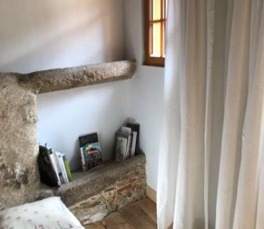 Parthenay Apartment | Petite Maison médiévale