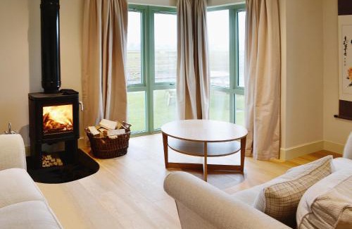 Linlithgow House | Petronella