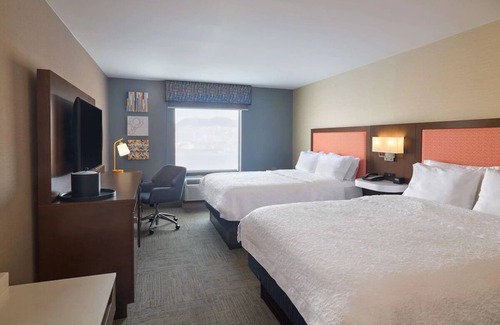 Smithfield Hotel | Pets Are Welcome! 3 Units in Smithfield with Complimentary Parking & Breakfast