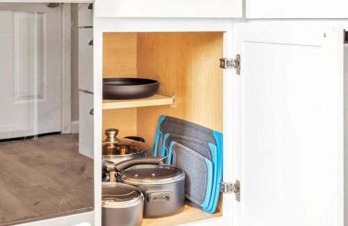 Bay City Apartment | Pets, Big Groups Welcome: HotTub, Firepit, Grill