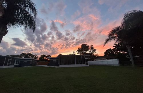 Tavares House | PETS STAY FREE Camp St Cabanas Unit 3 on Lake Dora