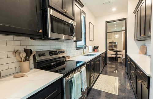 Pettaway House | Pettaway LR Bungalow