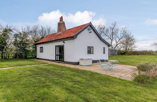 Wymondham Cottage | Pettingalls Farm Cottage