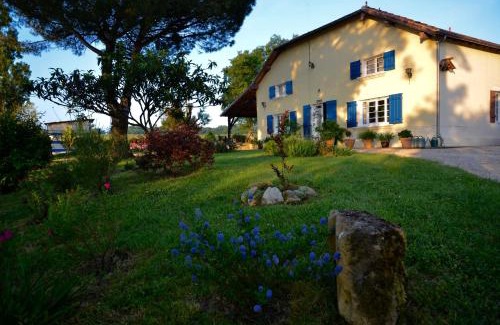 Demu House | Peyrouteau, gîte bucolique.