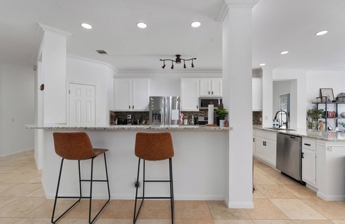Pflugerville House | Pfun Oasis l Pool l Games l Firepit l Spacious 5 beds