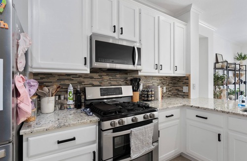 Pflugerville House | Pfun Oasis l Pool l Games l Firepit l Spacious 5 beds