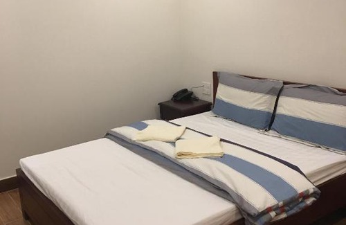 District 9 Hotel | Phương Ly Ly