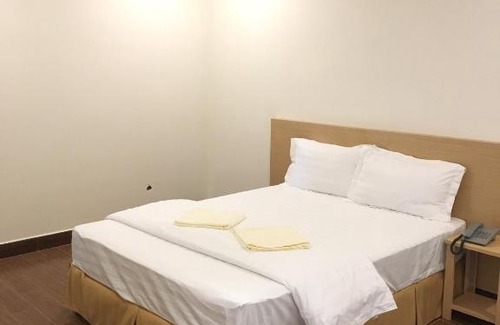 District 9 Hotel | Phương Ly Ly