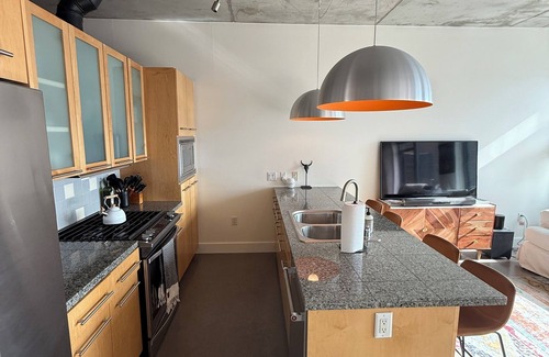 LoDo Condo | PH Condo. Amazing Views with Private Balcony. Walk to everything!