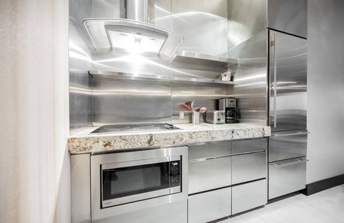 Las Vegas Apartment | PH57th Floor Luxury Penthouse | StripView/Jacuzzi