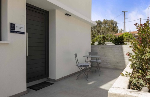 Paphos Apartment | Phaedrus Living: Alkminis Seaside Suites Praia