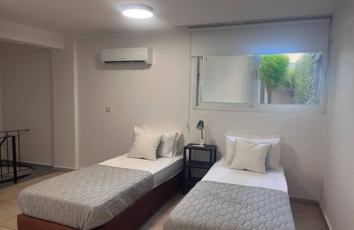 Trypiotis Apartment | Phaedrus Living Hoopoe Residencies 001