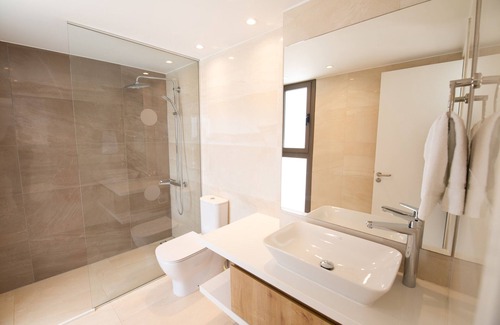 Softades Villa | Phaedrus Living: Serenity Waves Villas No.5