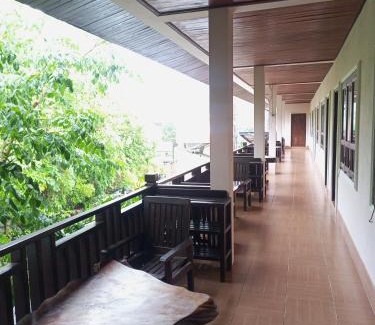 Na Hin House | Phamarn View Guesthouse