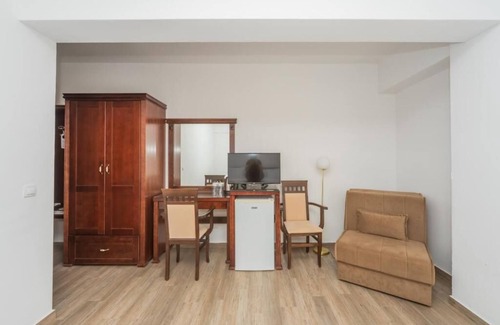 Zeljeznica Hotel | Pharos Hotel