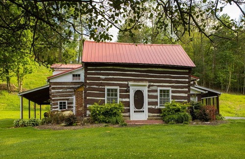 Bristol Cabin | Pheasant Tail | Cabin on the South Holston River