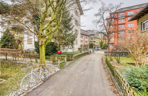 Alt-Wiedikon Apartment | Phenomenal Wiedikon Studio w/Shared W/D, 2 Min to Market, by Blueground