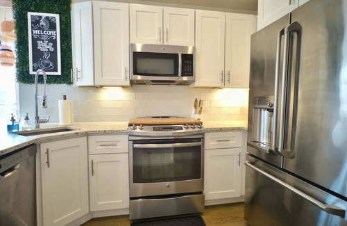 Point Breeze Apartment | Philly Penthouse w/Rooftop Paradise