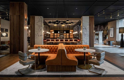 King of Prussia Hotel | Philly Suburb Base | Pool. Bar. Gym.
