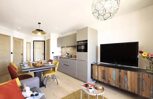 Bergers Apartment | PHOA12 Ein südwärts gelegener Coccon im Herzen des Alpe Residenzski zu den Füßen