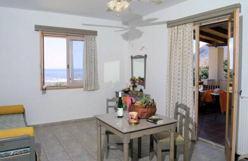 Agios Vasileios Hotel | Phoenix Apartments