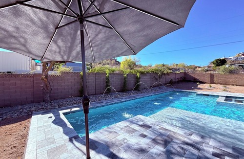 North Mountain House | Phoenix Mountain Oasis Home Remodeled with Saltwater Pool/Spa