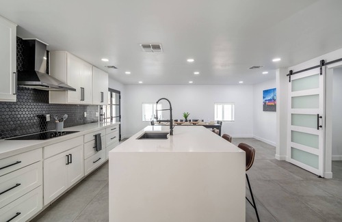 Maryvale House | Phoenix Villa - Private Resort Style backyard, Pool, Volleyball, Putting Green
