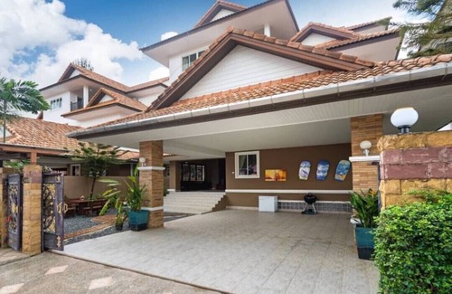 Talat Yai Villa | Phuket Seaview 3-Bedroom Pool Villa By Angel Pool Villa Phuket