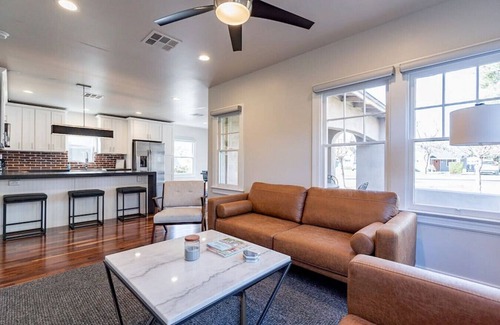 Encanto House | PHX Retreat | 2 Bedroom 2 Bath Home in Historic Neighborhood