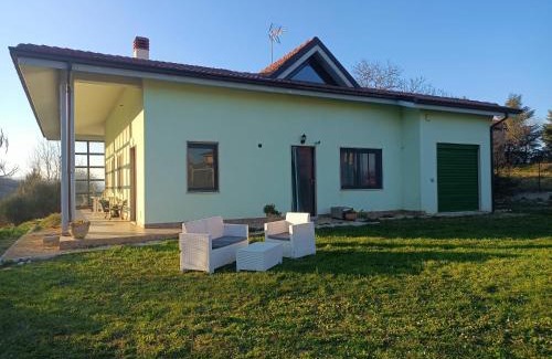 Campobasso Apartment | Pia's house garden