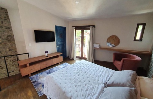 Santeagueda Apartment | Piacere loft Val'Quirico. Bed, Jacuzzi & Coffe