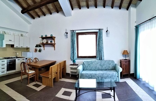 Grotte di Castro Apartment | Pian del Grano organic farm one step away from Tuscany and Umbria