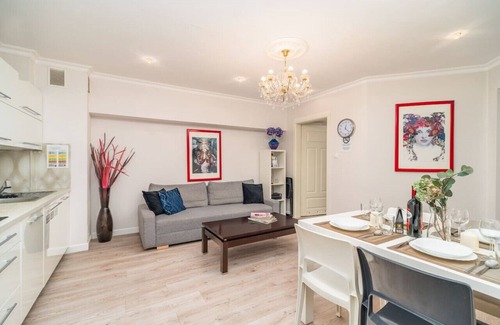 City Centre Apartment | Piasek Apt - Top Location, Patio, Tram&Bus nearby - by Rentujemy