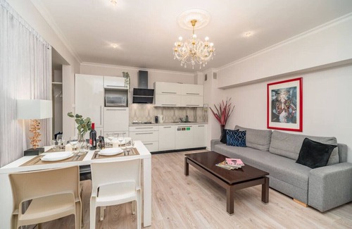 City Centre Apartment | Piasek Apt - Top Location, Patio, Tram&Bus nearby - by Rentujemy