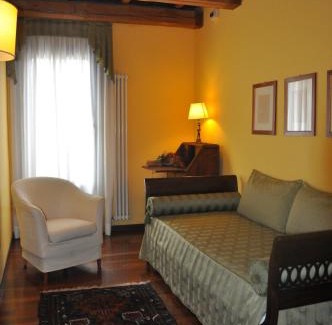 Addizione Erculea Bed & Breakfast | Piazza Nova Guest House