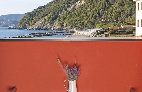 Chiavari Apartment | Piazzetta dei Pescatori Ancient House Gotuzzo apartment, 'Il Brigantino'