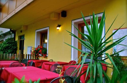 Bleggio Inferiore House | Picchio affittacamere