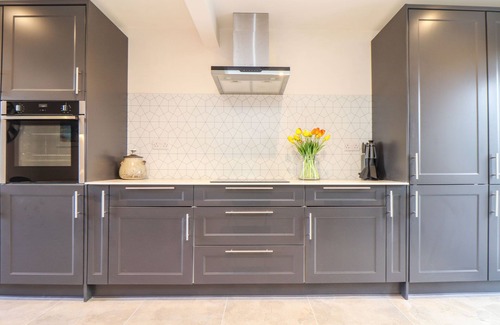 Looe Cottage | Pickney House
