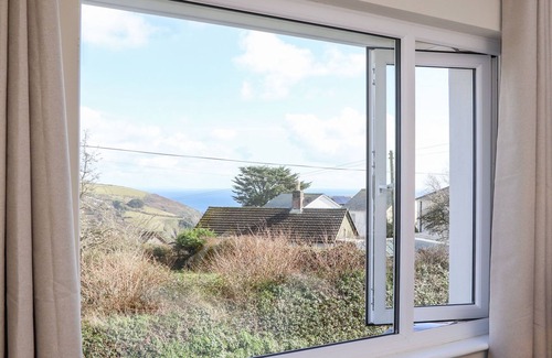 Looe Cottage | Pickney House