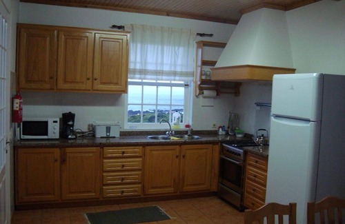 Cais do Pico House | PICO Hollidays Rentals- Mountain and sea view for families or groups