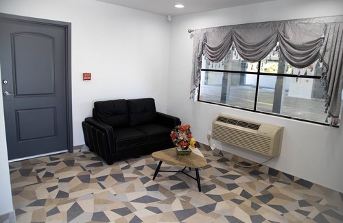 El Rancho Hotel | Pico Rivera Inn and Suites