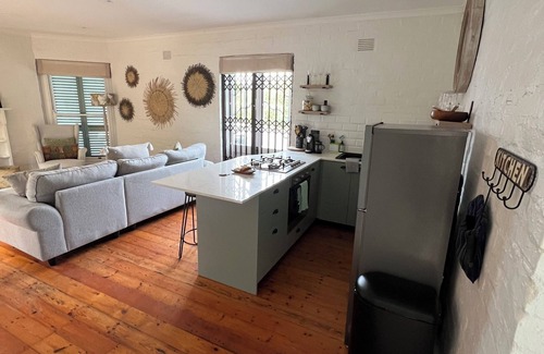 Constantia Cottage | Picturesque 2-Bedroom Cottage with Pool & Vineyard Views in Constantia Cape Town