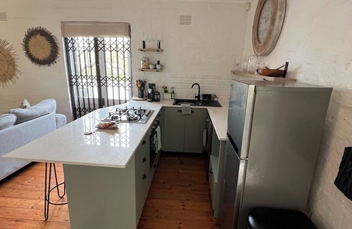 Constantia Cottage | Picturesque 2-Bedroom Cottage with Pool & Vineyard Views in Constantia Cape Town