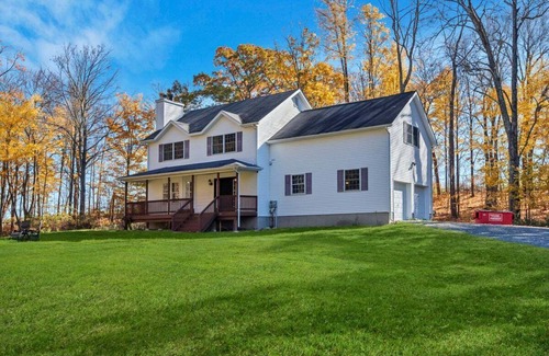 Thompson Ridge Villa | Picturesque, Cozy & Fun ~ GameRoom ~ Spacious Yard