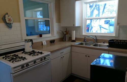 Floral City House | Picturesque Lake Front Cottage