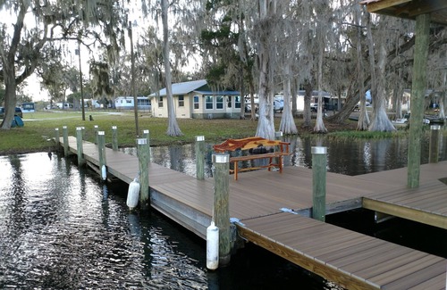 Floral City House | Picturesque Lake Front Cottage