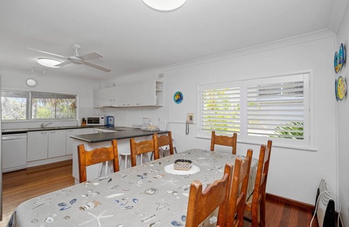Elizabeth Beach House | Picturesque Lizzie Palms 1