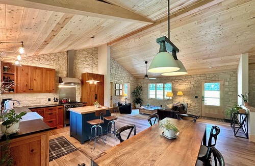 Manhattan Cottage | Picturesque Woodland Cottage in the Tallgrass Prairie